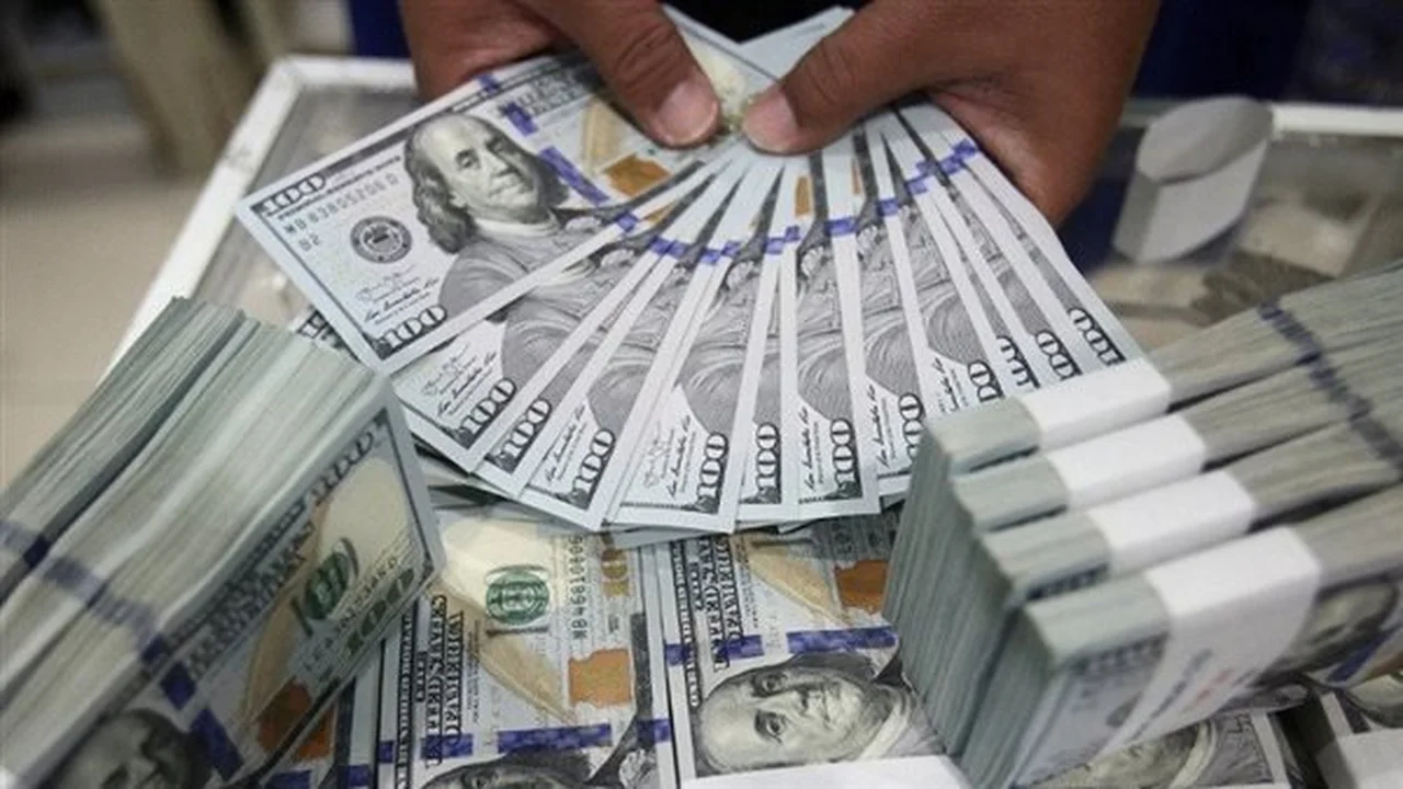 تحرك جديد في سعر الدولار أمام الجنيه بعد ارتفاعه بنسبة 2% اليوم